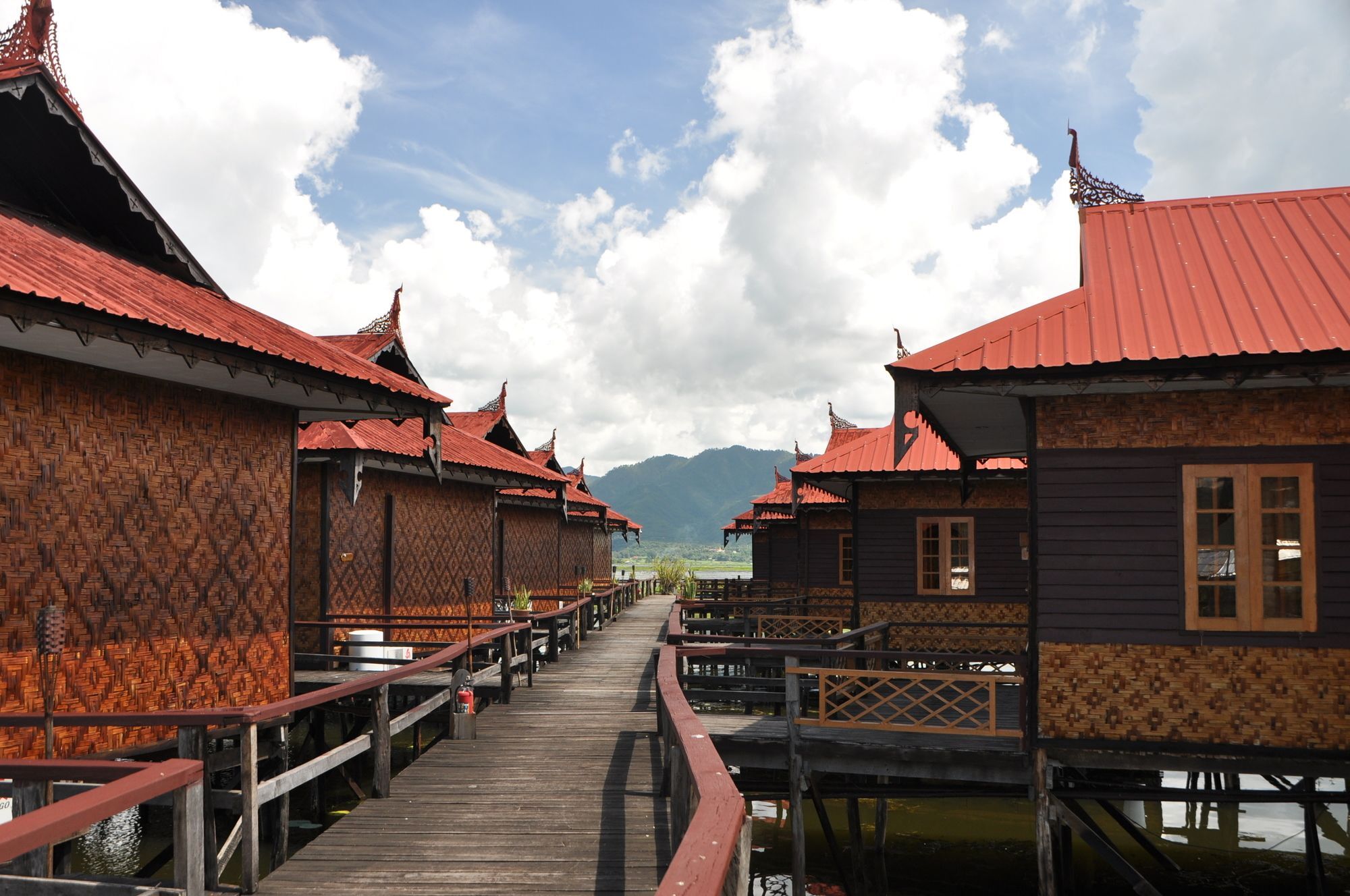 Ann Heritage Lodge Inle Lake Exteriör bild