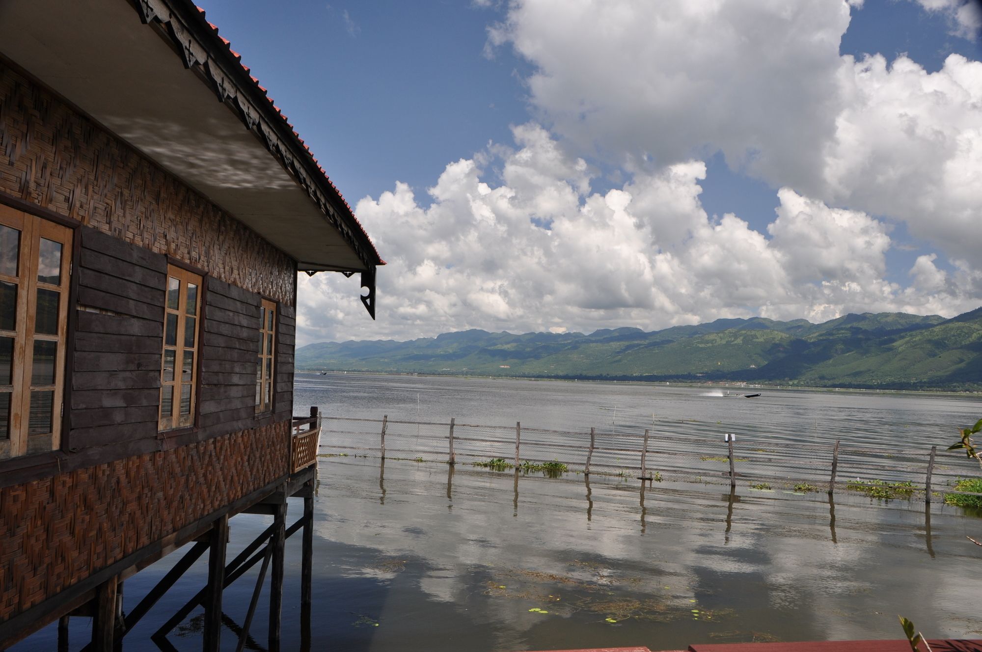 Ann Heritage Lodge Inle Lake Exteriör bild